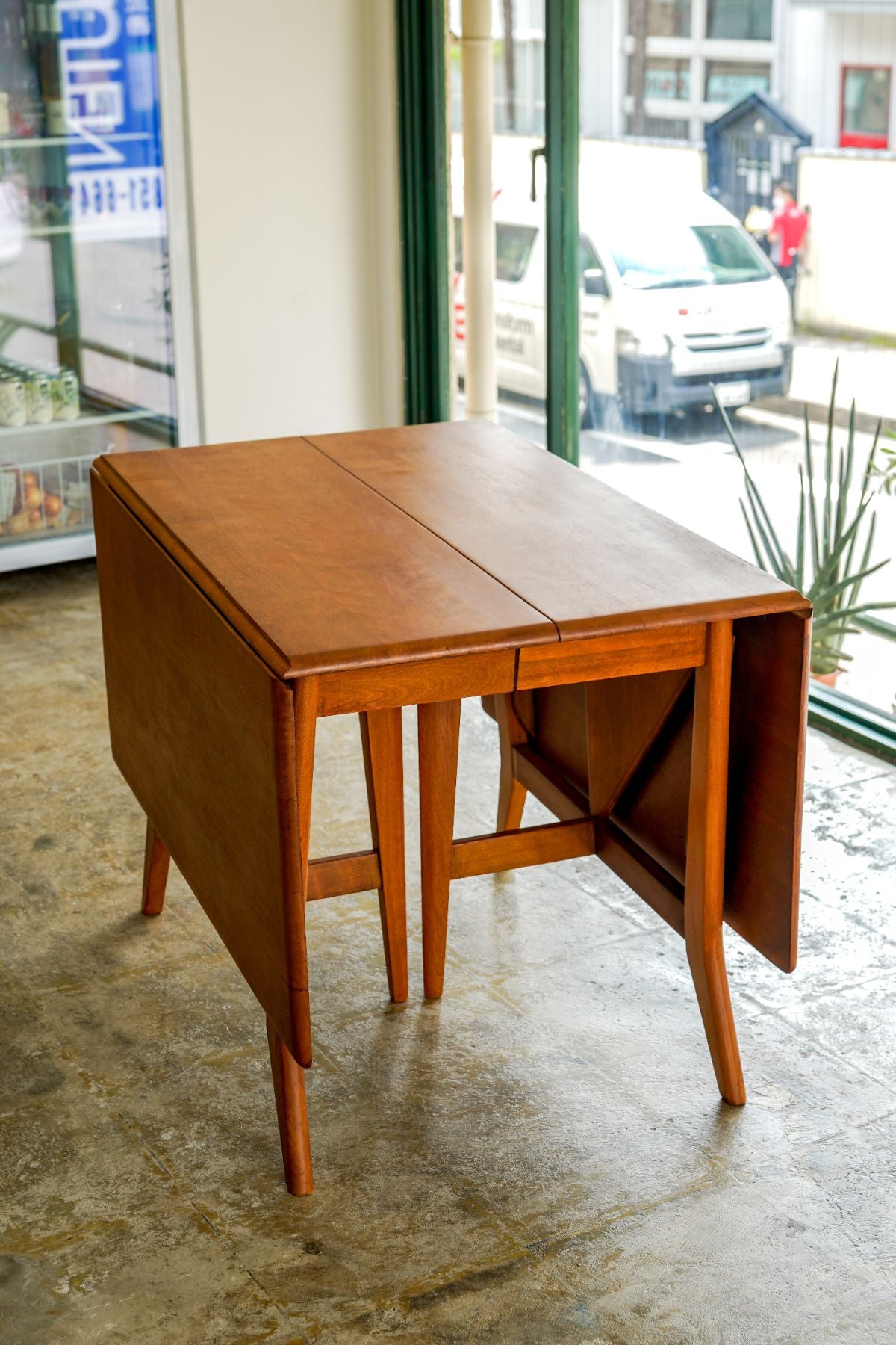 Butterfly Extenshion Table