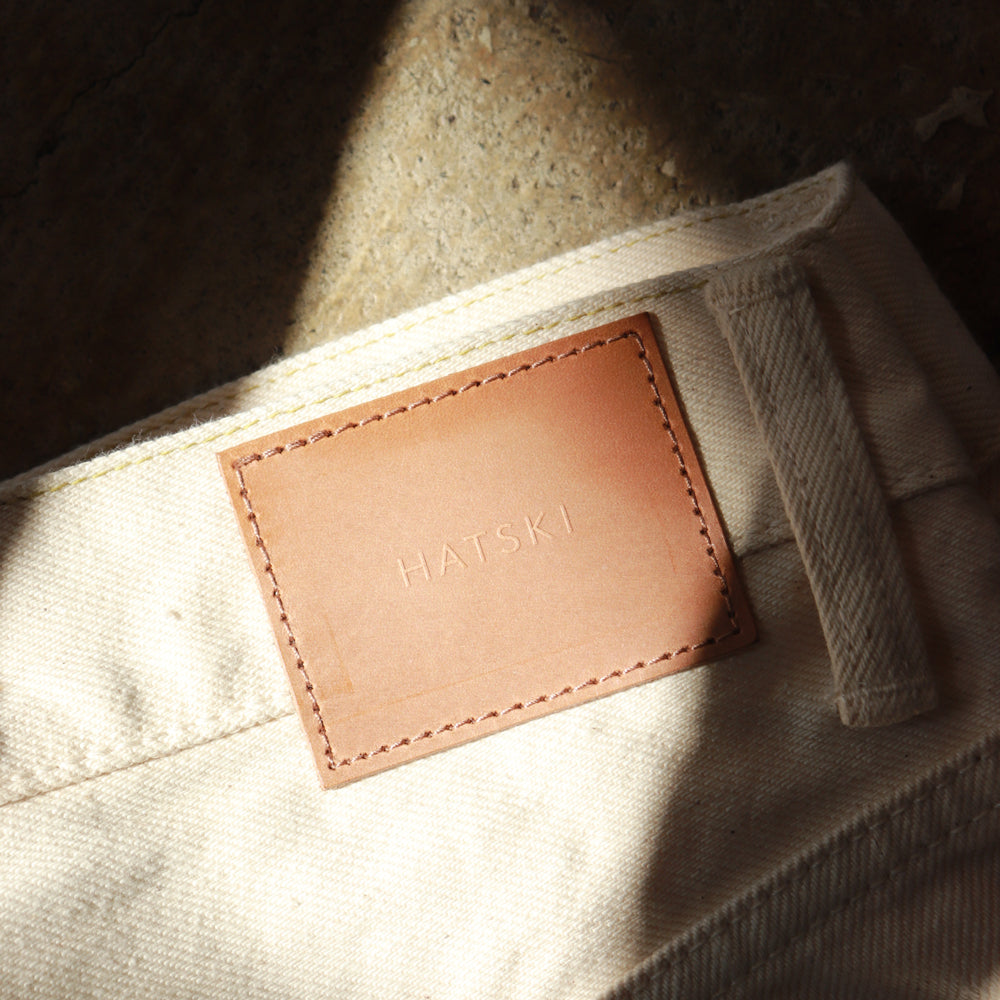 HATSKI Wide Tapered Katsuragi Denim -Ecru HTK-22003-K