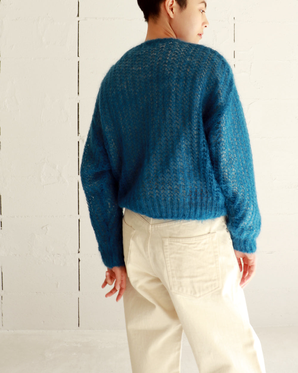 BATONER FLUFFY MOHAIR CREW NECK