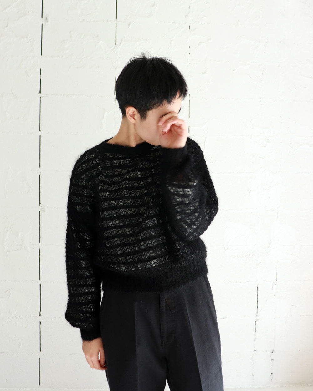 BATONER FLUFFY MOHAIR CREW NECK