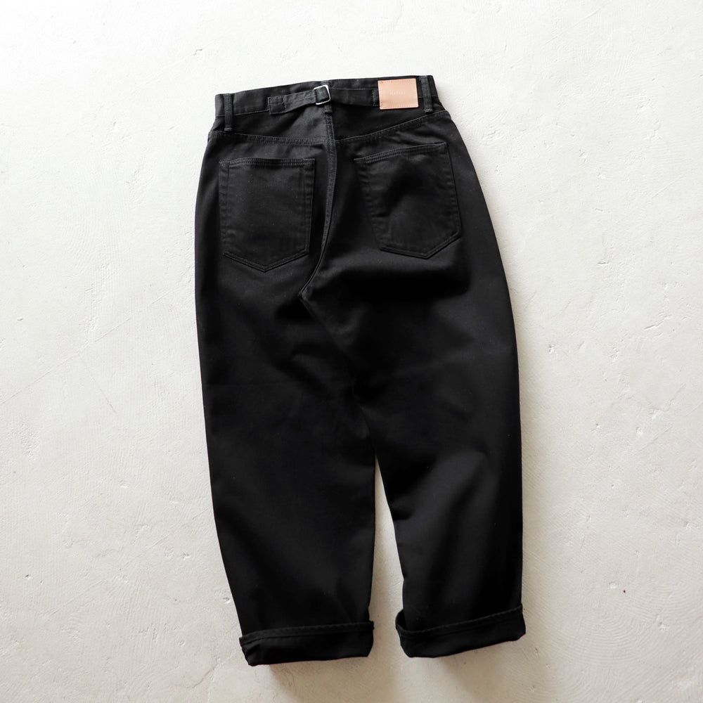 HATSKI Back Buckle Cropped Denim
