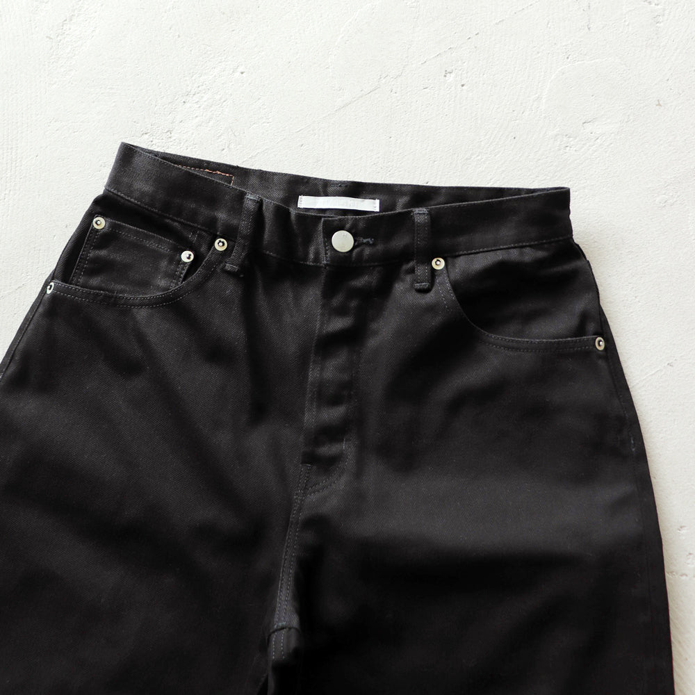 HATSKI Back Buckle Cropped Denim