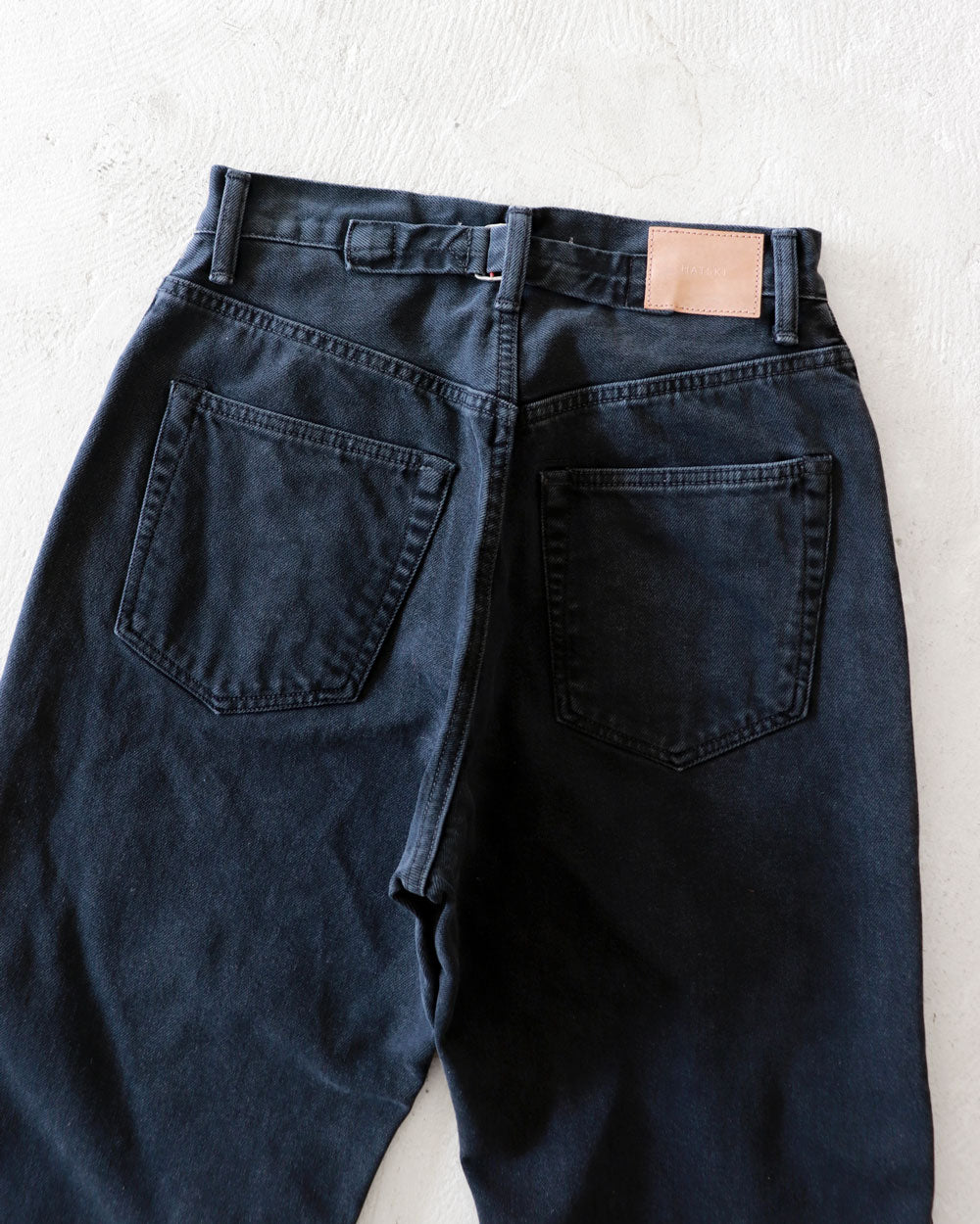 HATSKI Back Buckle Black Denim -Black-