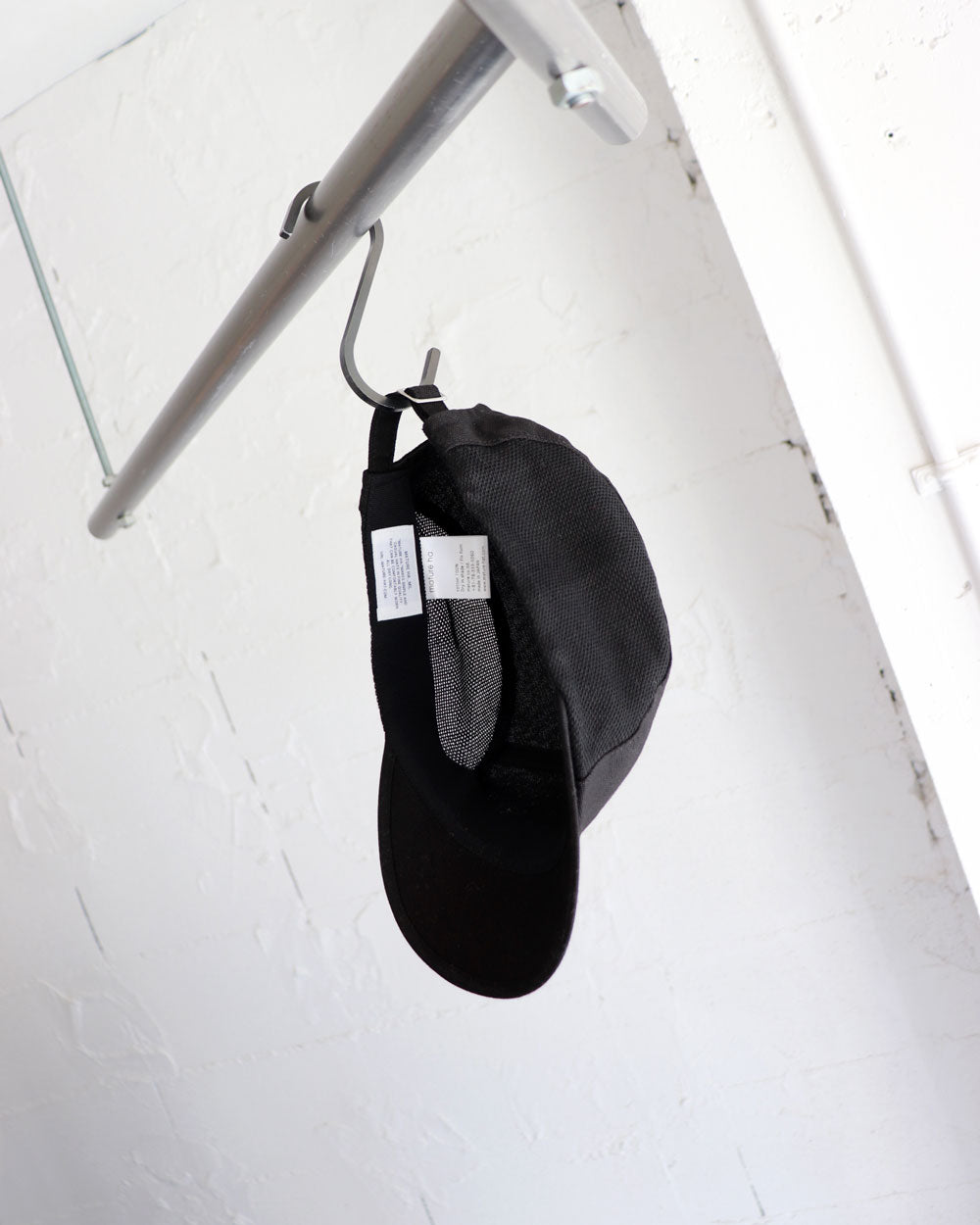MATURE HA._MIL running cap
