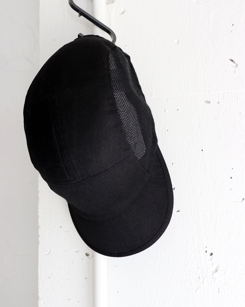 MATURE HA._MIL running cap