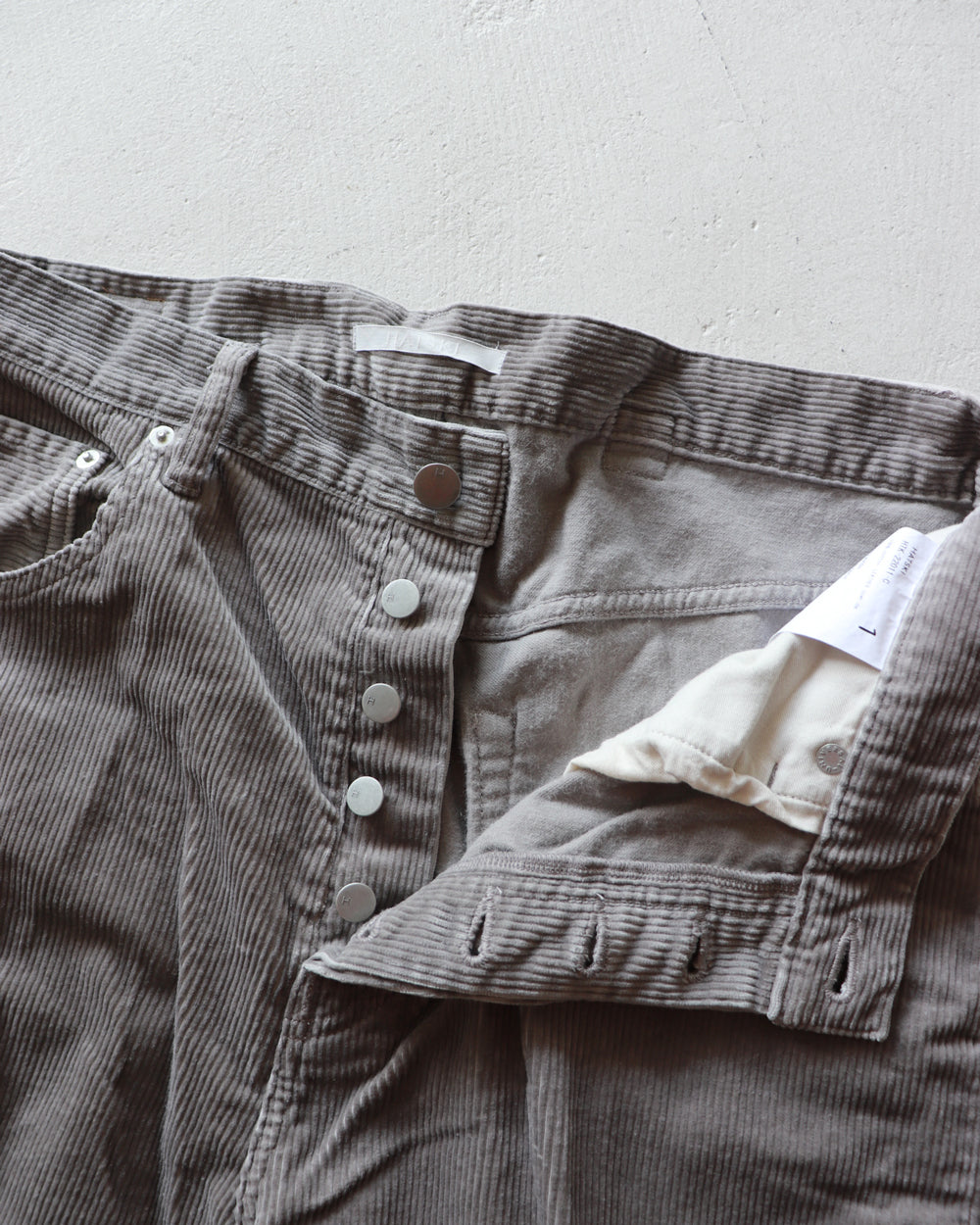 HATSKI Back Buckle Corduroy Pants HTK-22011-C