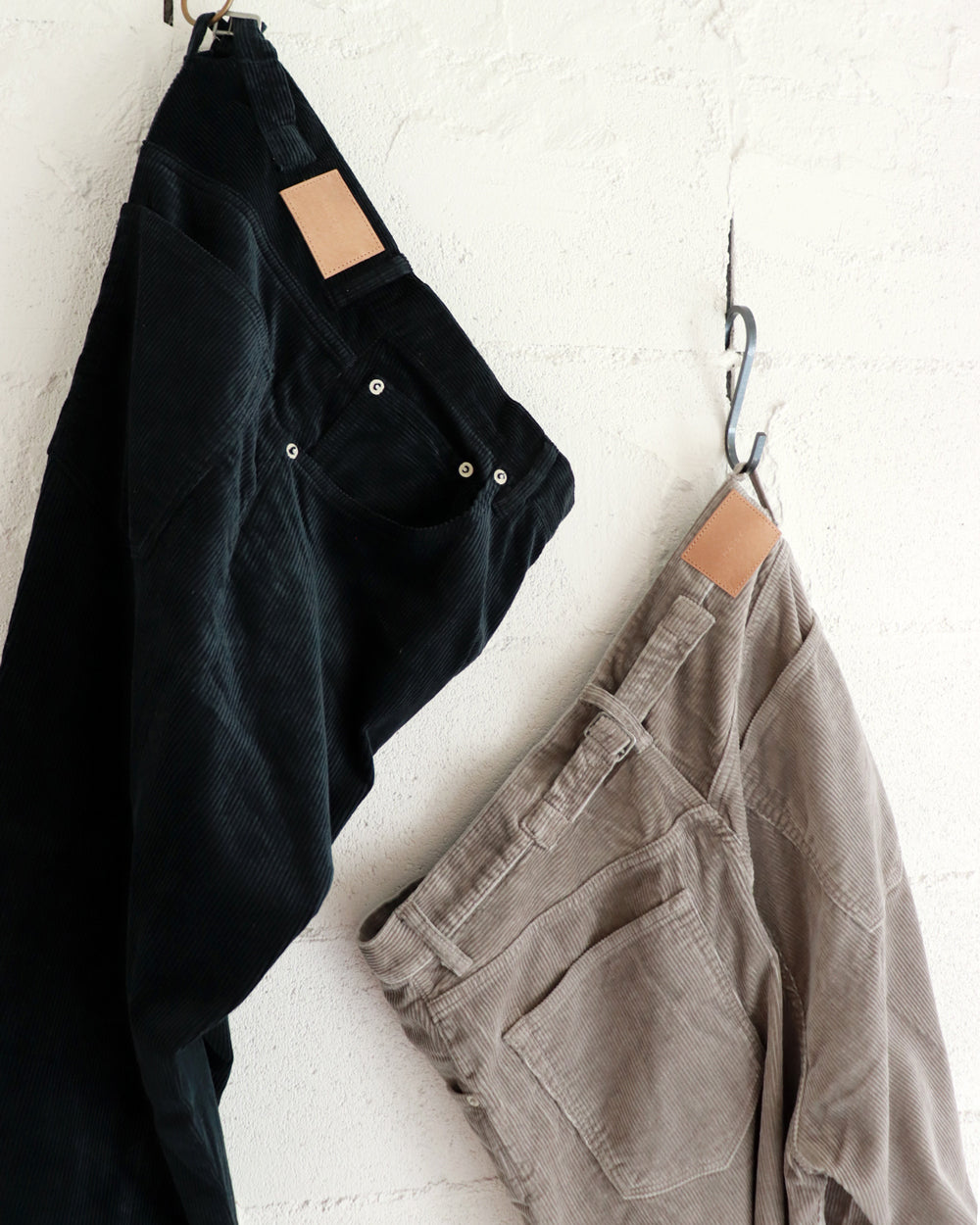HATSKI Back Buckle Corduroy Pants HTK-22011-C