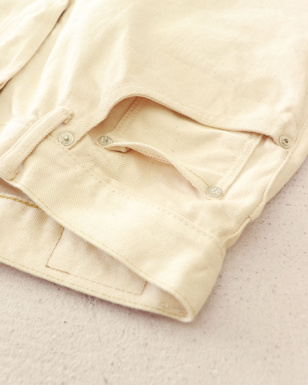 HATSKI Loose Tapered Katsuragi Denim -Ecru HTK-22001-K