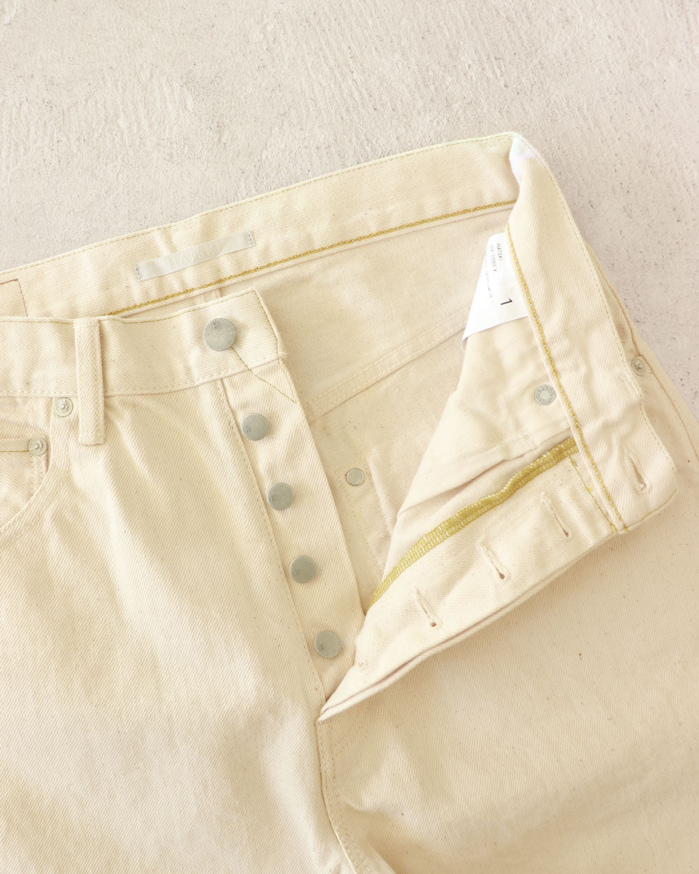 HATSKI Loose Tapered Katsuragi Denim -Ecru HTK-22001-K