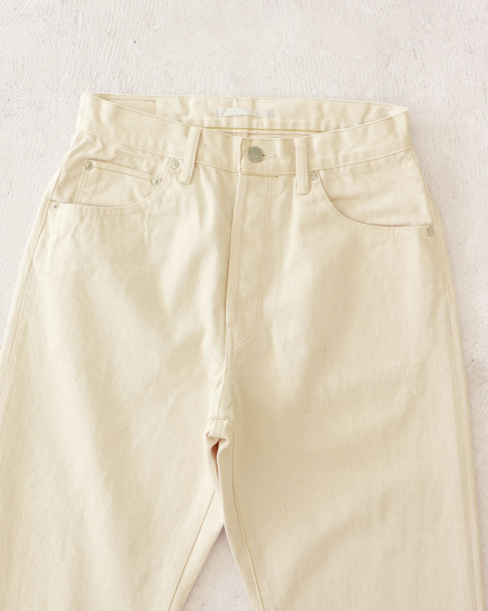 HATSKI Wide Tapered Katsuragi Denim -Ecru HTK-22003-K