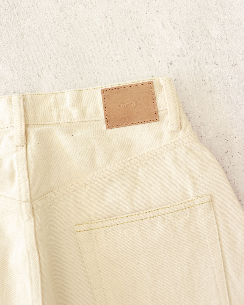 HATSKI Wide Tapered Katsuragi Denim -Ecru HTK-22003-K