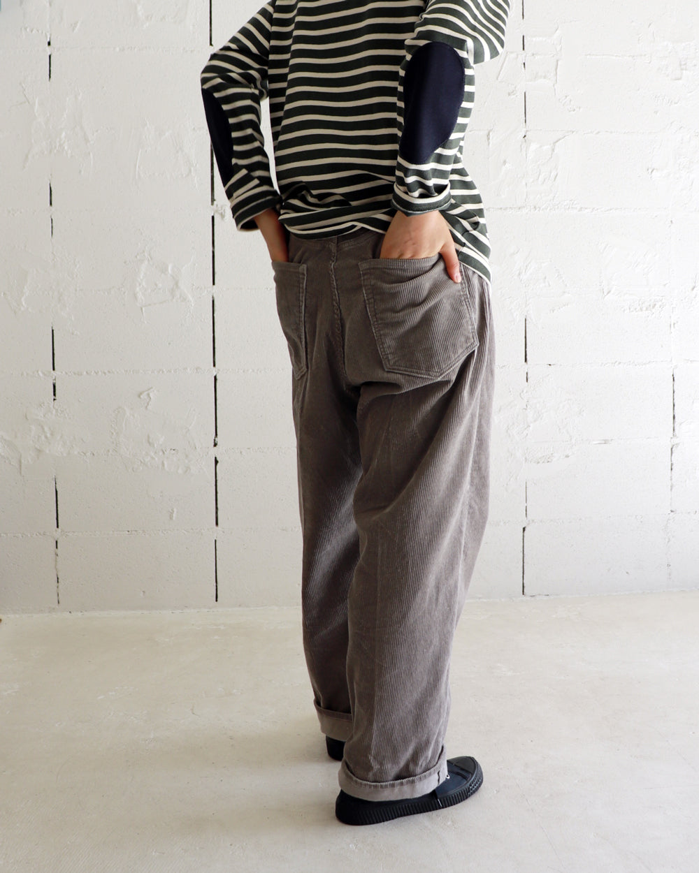 HATSKI Back Buckle Corduroy Pants HTK-22011-C