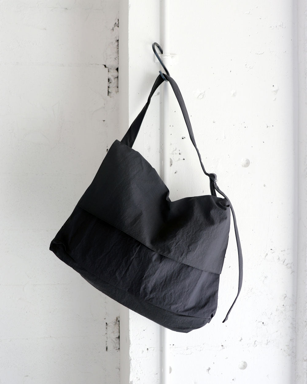 ERA. SHRINK NO MESSENGER BAG (K012S)