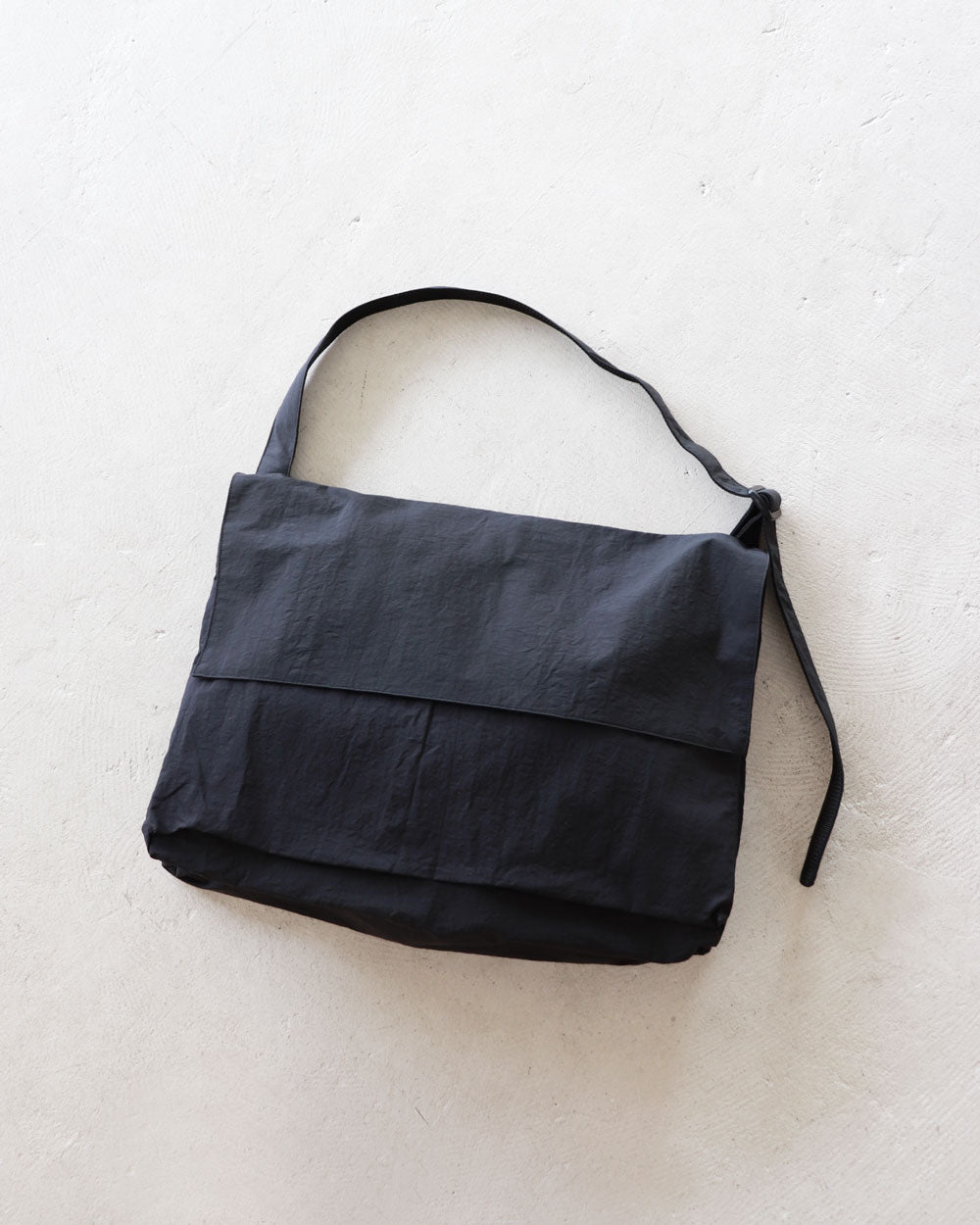 ERA. SHRINK NO MESSENGER BAG (K012S)
