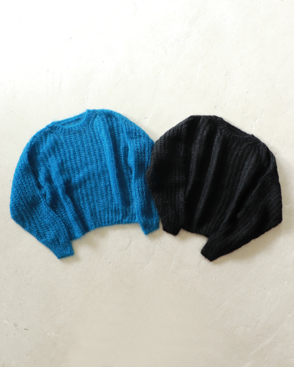 BATONER FLUFFY MOHAIR CREW NECK