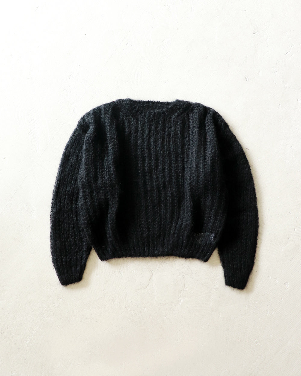BATONER FLUFFY MOHAIR CREW NECK