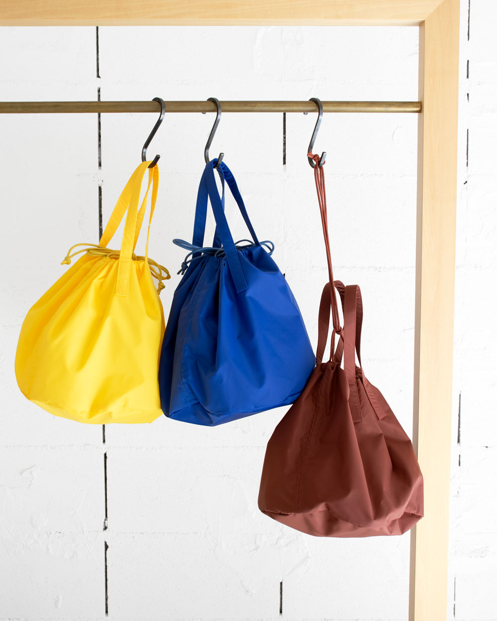 ERA.　RENYLON HELMET BAG