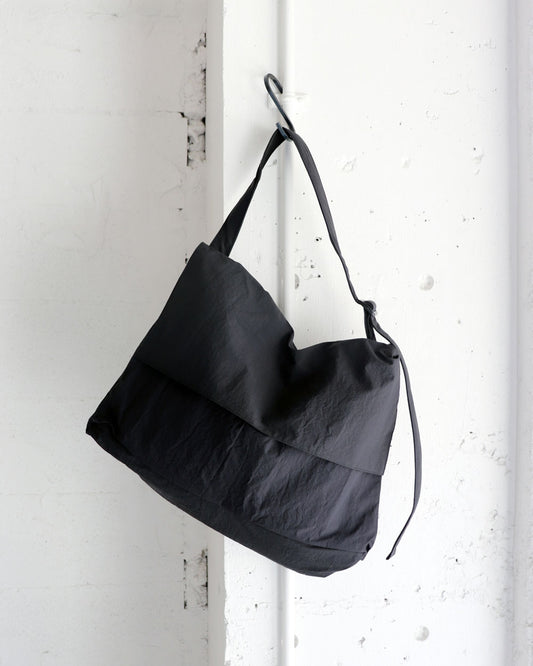 ERA. SHRINK NO MESSENGER BAG (K012S)
