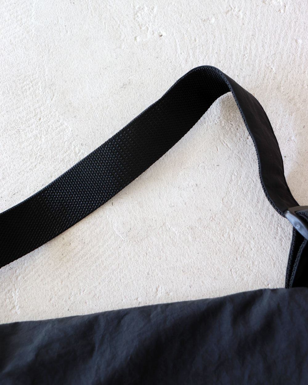 ERA. SHRINK NO MESSENGER BAG (K012S)